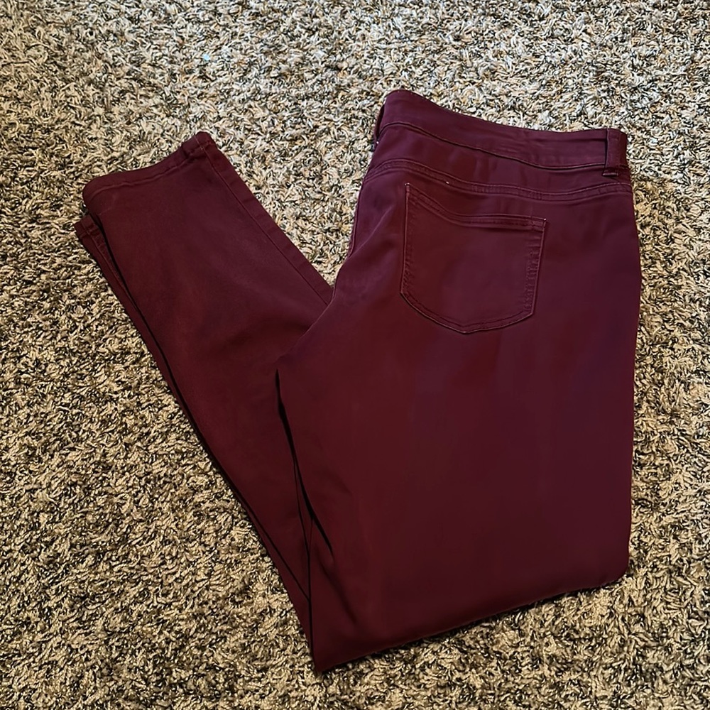 Maurices maroon colored jeggings. Size L.